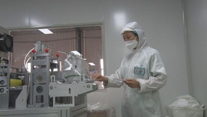 菏泽市成武县 《走向我们的小康生活》扶贫车间巧转型 群众脱贫有保障